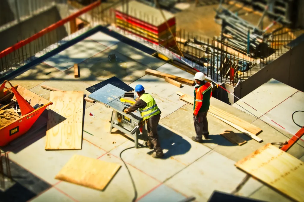 Obra de una empresa constructora en Madrid durante los trabajos