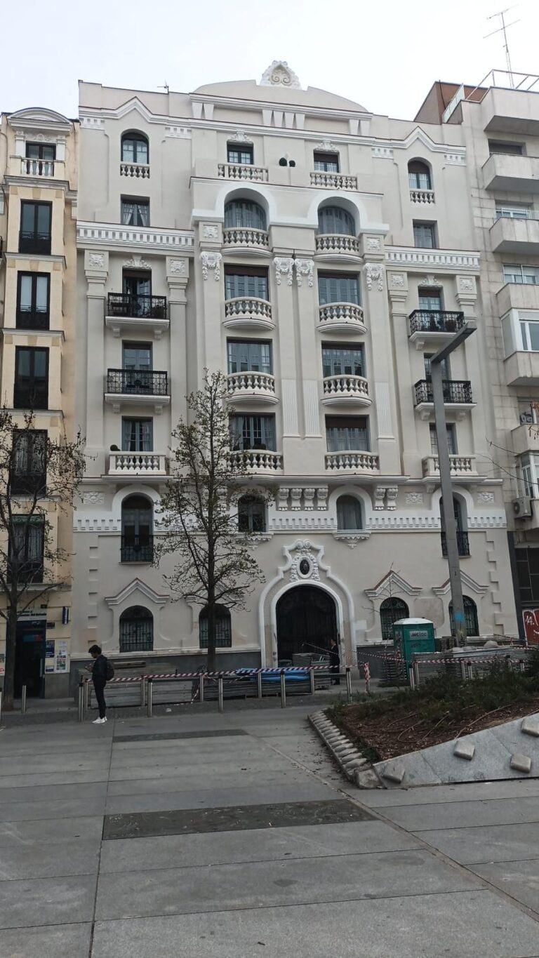 • OBRA NUEVA SINGULAR • • OBRA NUEVA SINGULAR • – Restauración edificios históricos